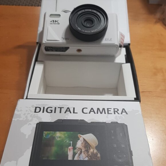 Digital Camera 4K ULTRA HD 64 Mega Pixels - White - Picture 4 of 4